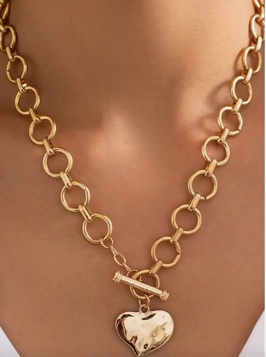 Necklace- Large Chain Heart w/ Clasp